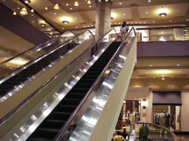 modern shopping mall 126183 1