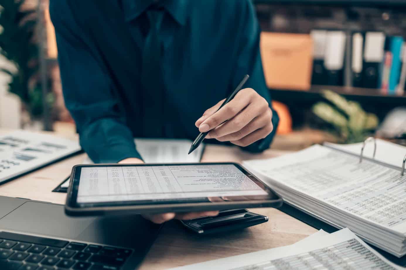 Pros and Cons of a Joint Bank Account