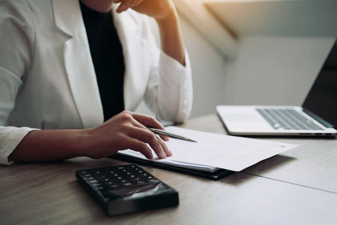 What Is The Difference Between an Estimate and an Invoice?
