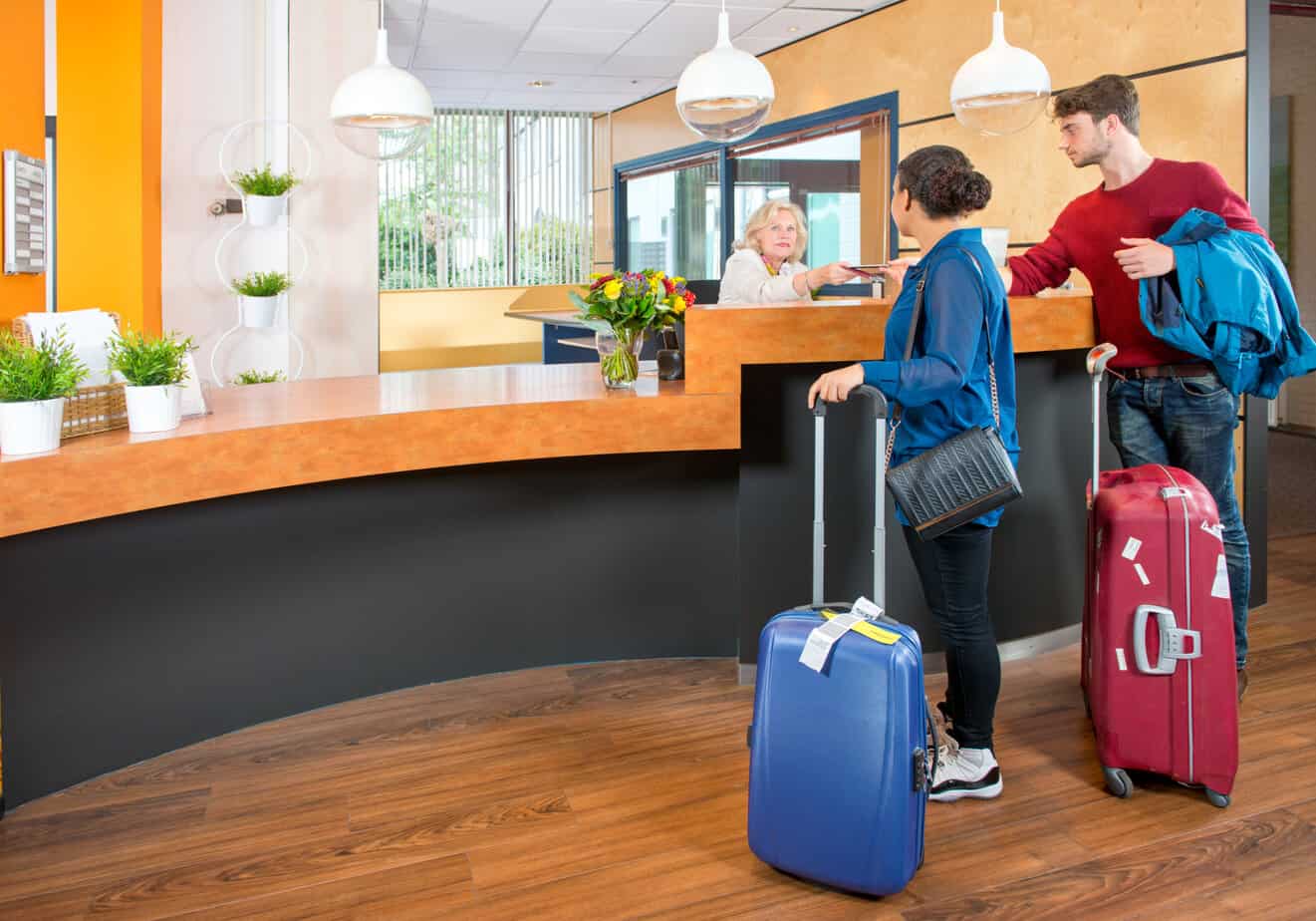 how to welcome guests