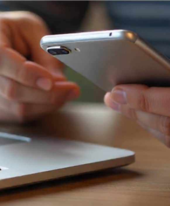 Easy mobile credit card payment using iPhone and card reader for small business.