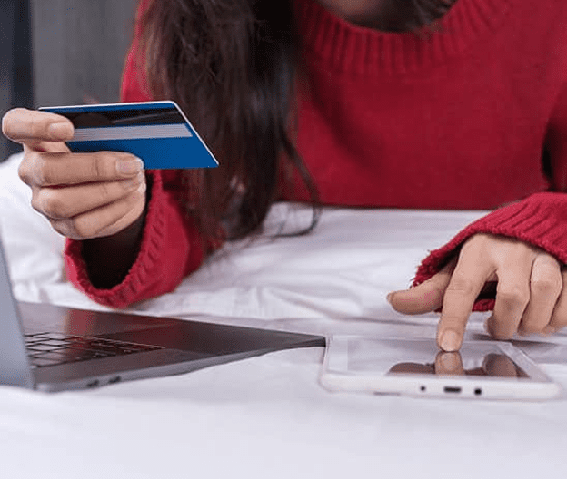 Secure online payment with credit card for smooth retail transactions.